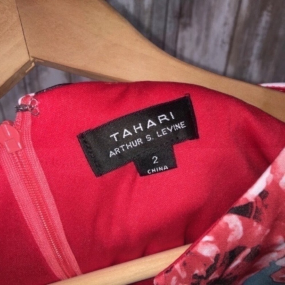 Tahari Floral Fitted Dress - Picture 5 of 6